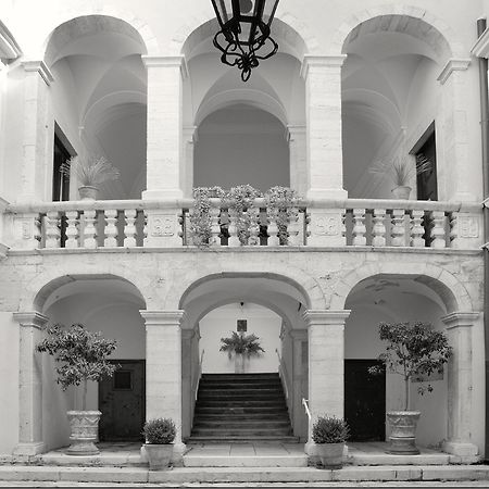 Bed and Breakfast La Soffitta Covelli Trani Exterior foto