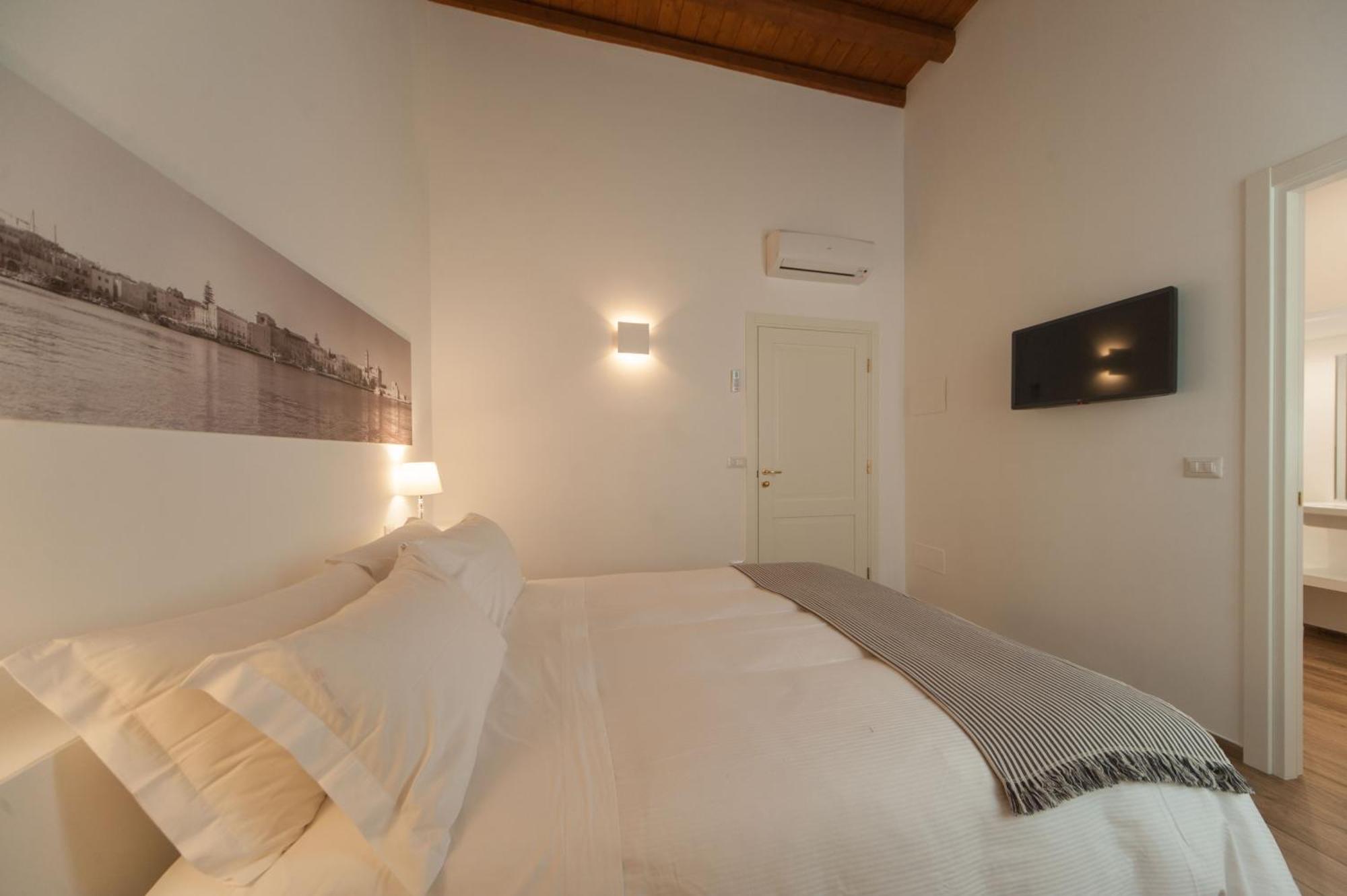 Bed and Breakfast La Soffitta Covelli Trani Exterior foto