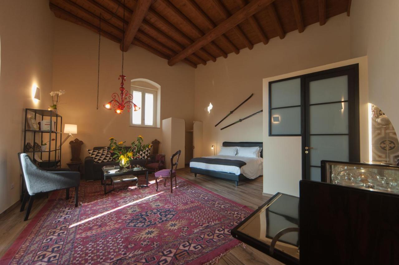 Bed and Breakfast La Soffitta Covelli Trani Exterior foto